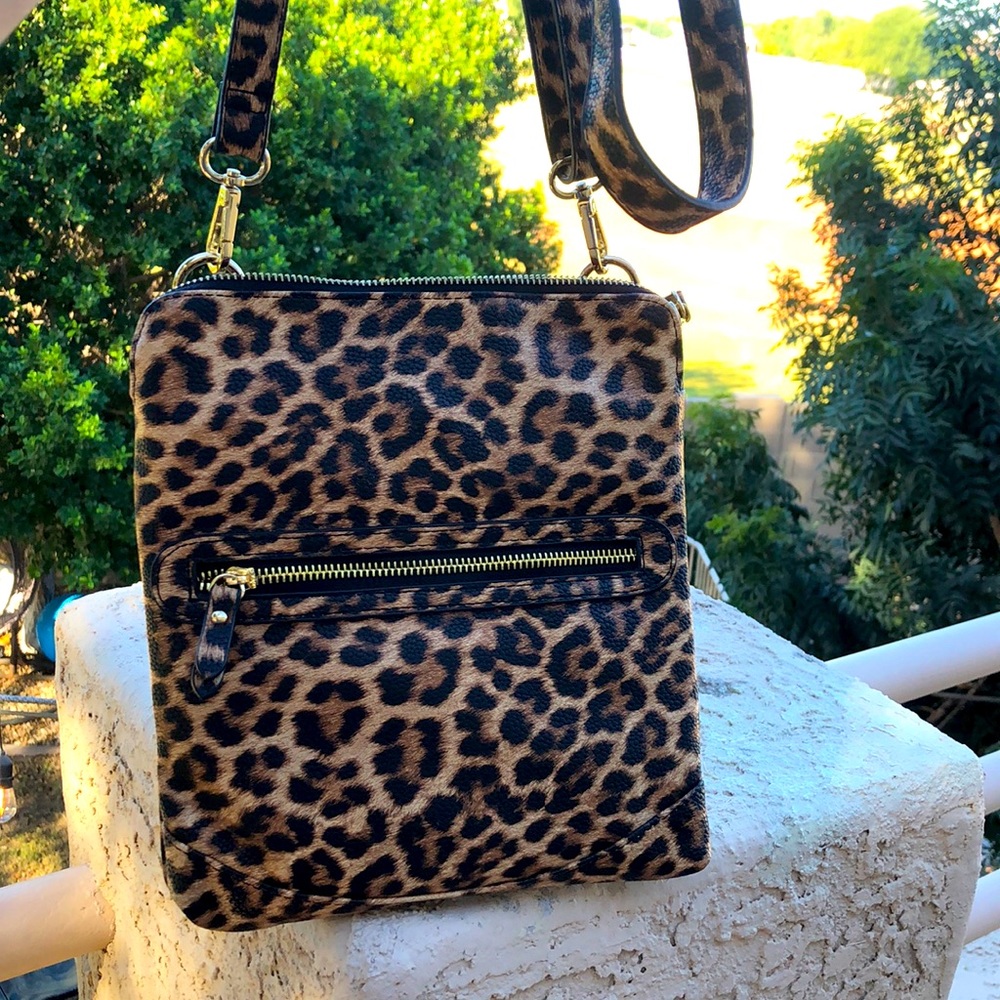 Crossbody purse